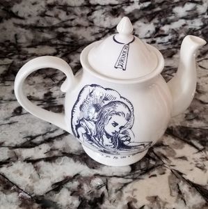 Alice in wonderland teapot